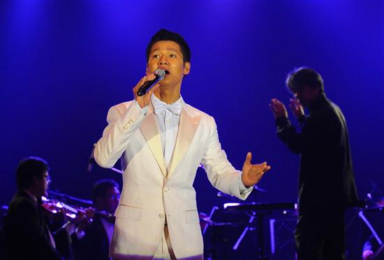 Ca sĩ Đức Tuấn: Song ca cùng các “diva”